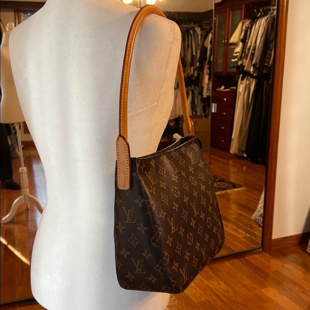 Louse Vuitton Looping M bag - Picture 2 of 10